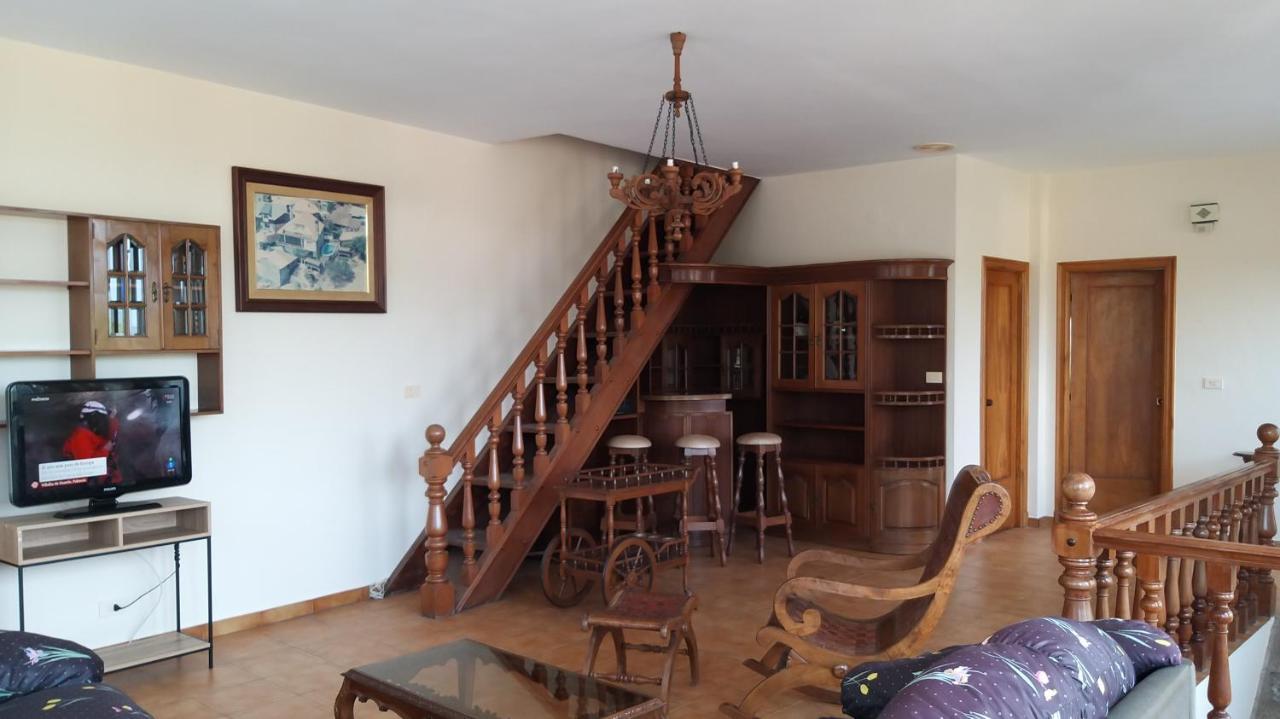 Сasa de vacaciones Casa Con Piscina En Ramiras, Ourense *