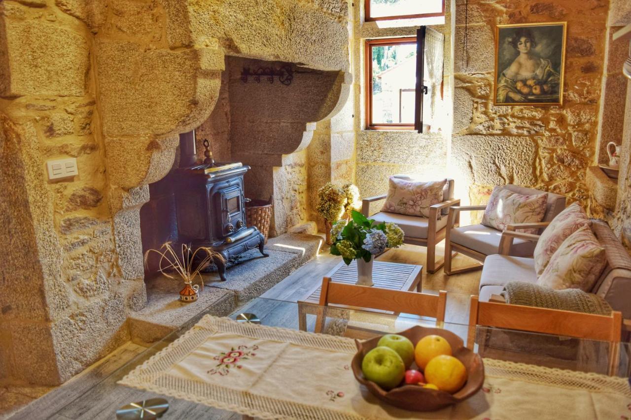 Casa Dos Amos En Costa Da Morte. A Coruna Ponteceso