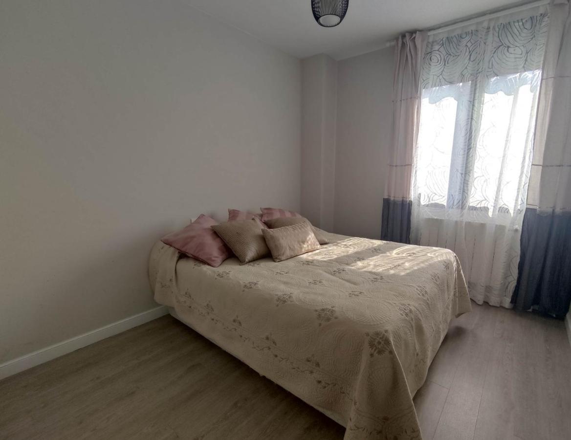 Precioso Apartamento Con Terraza, Pistas De Padel Y Piscinas *
