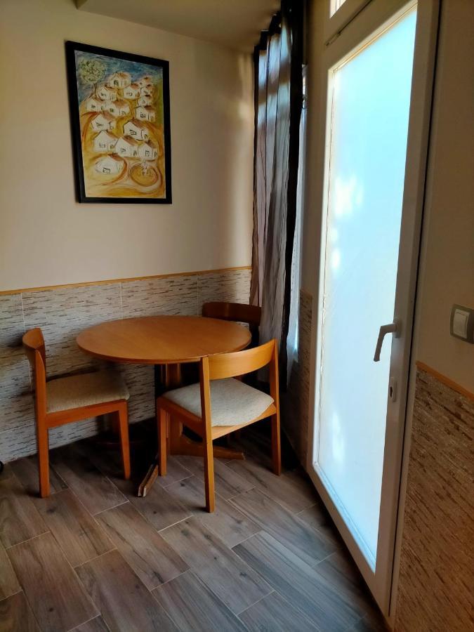 America Elite Apartment