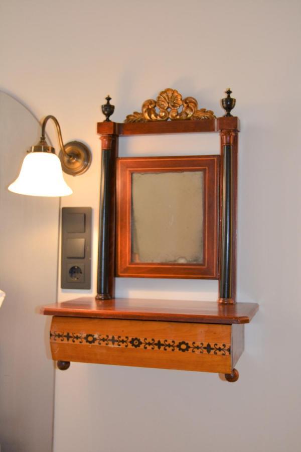 Lo Palauet De La Muralla Bed & Breakfast 2*