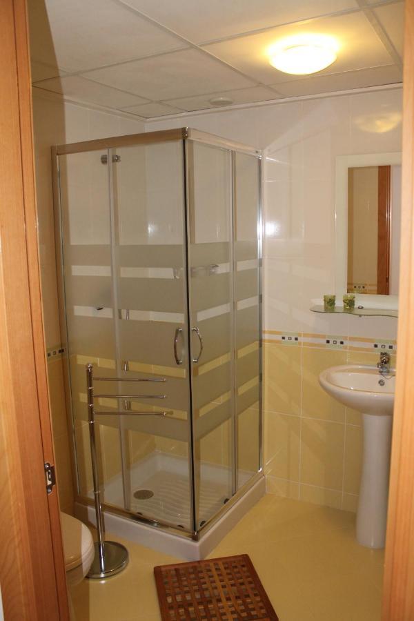 Confort, Rez-de Chaussee,3 Chambres, 2 Salles De Bain *