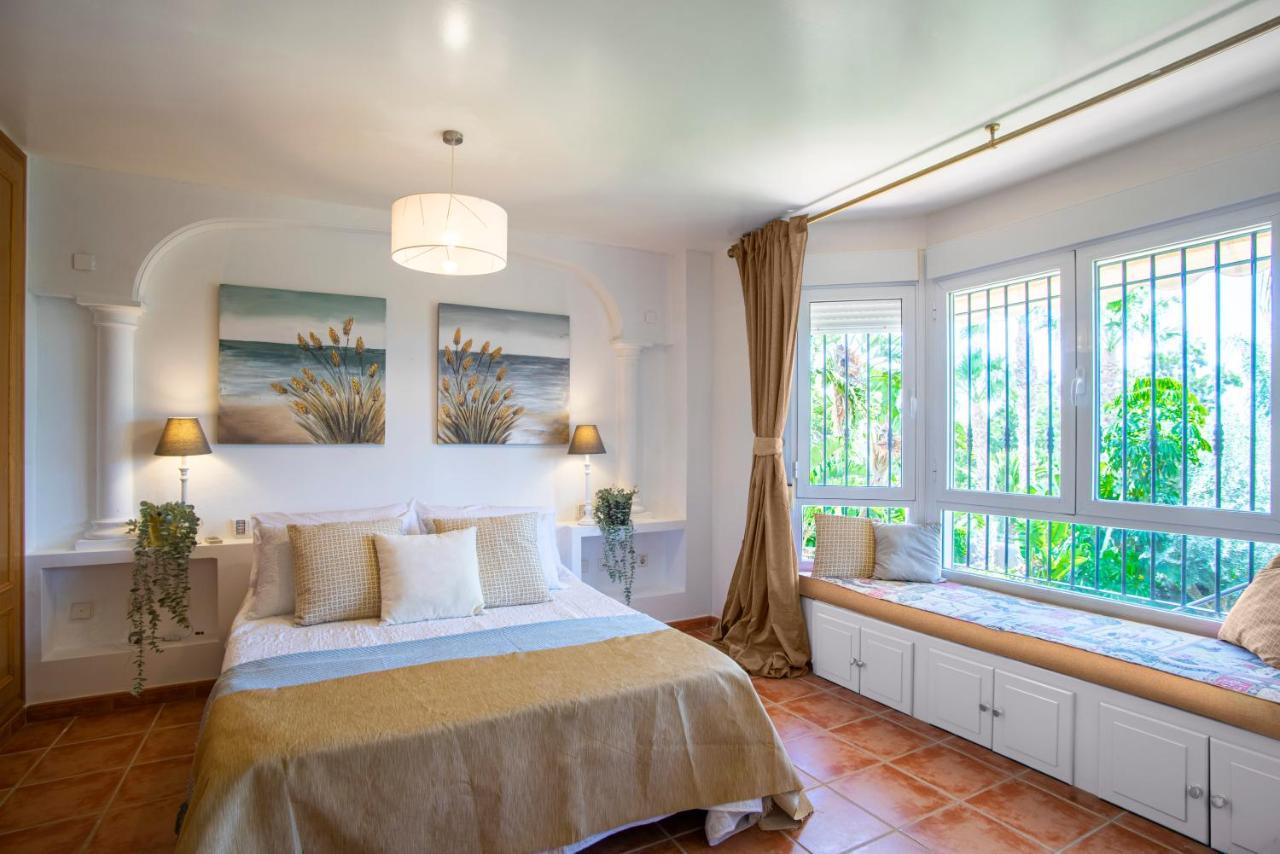 Villa 10 Bedroom 5 Star Luxury & Heated Pool For 5 To 28 Guests Near Alicante Mutxamel (Muchamiel)