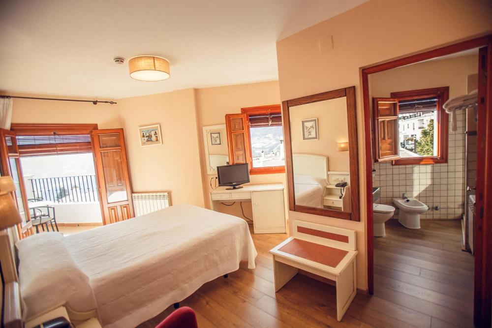 Hotel Llanos Capileira