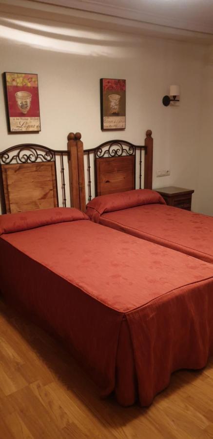 Hostal El Rastro Pensión
