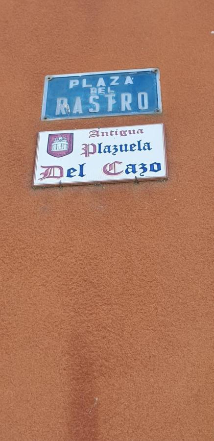 Hostal El Rastro 2*