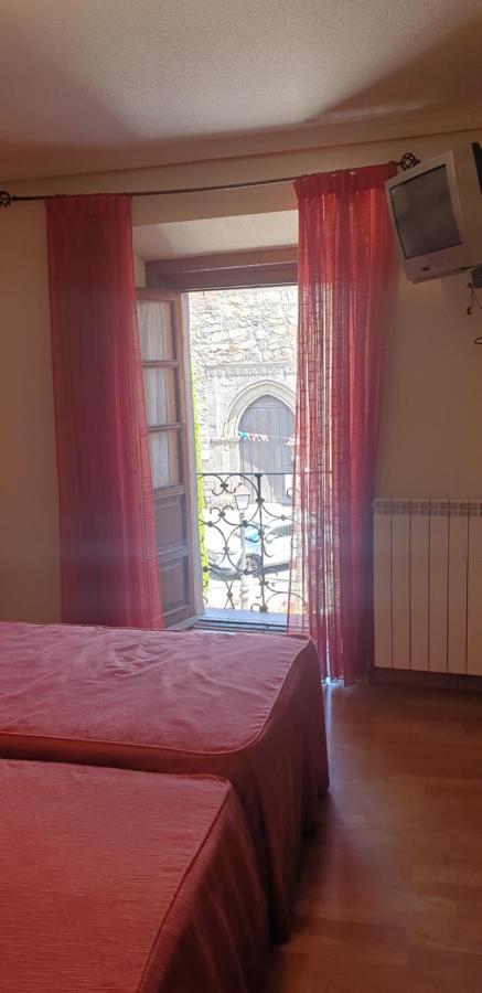 Hostal El Rastro 2*