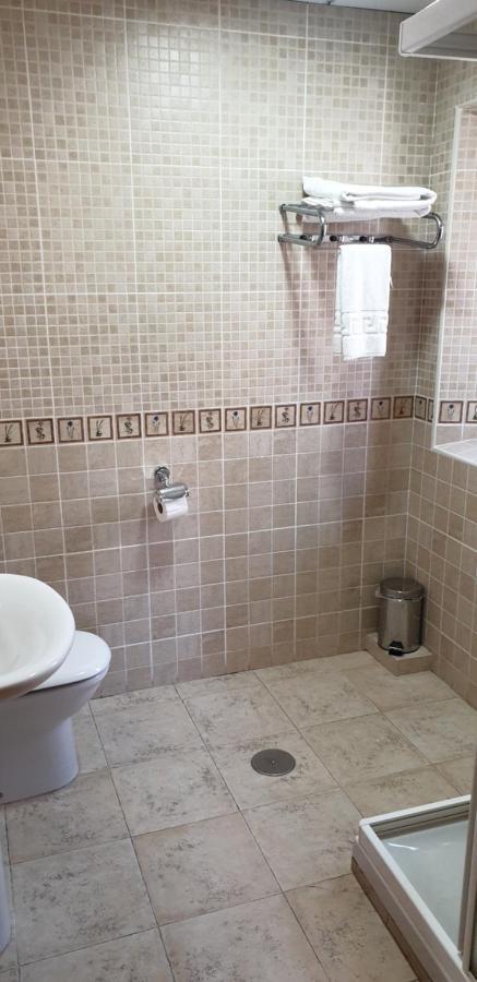 Hostal El Rastro Pensión