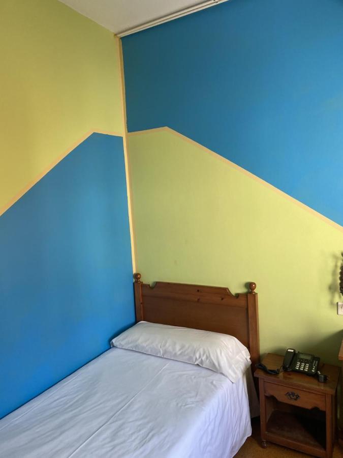Hotel Bayona 2*