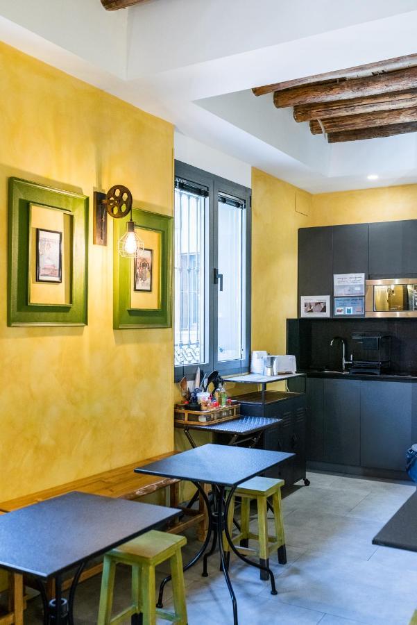 Hostal Carlota Braun *