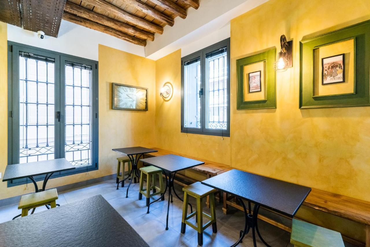 Hostal Carlota Braun *