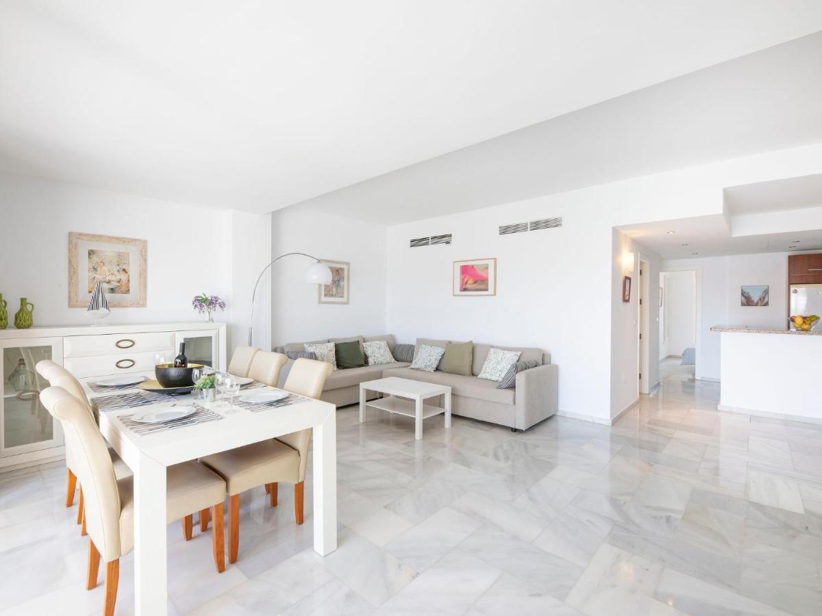 Puerto Marina Apartment *