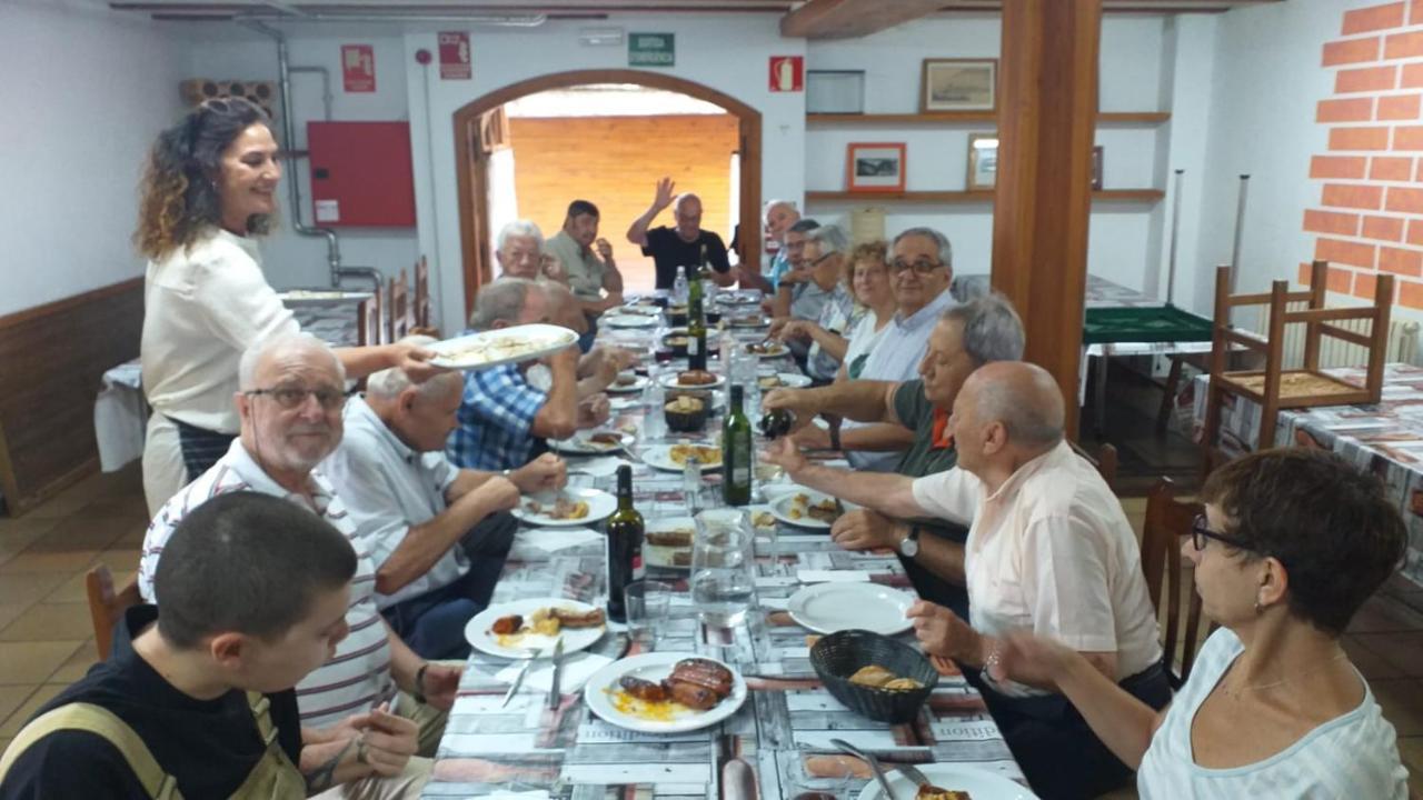 Cortina Hostal *