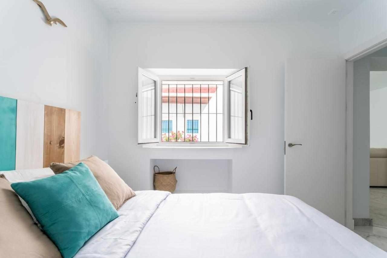 Fantástico ático En El Casco Antiguo Junta A La Playa Apartamento Cádiz