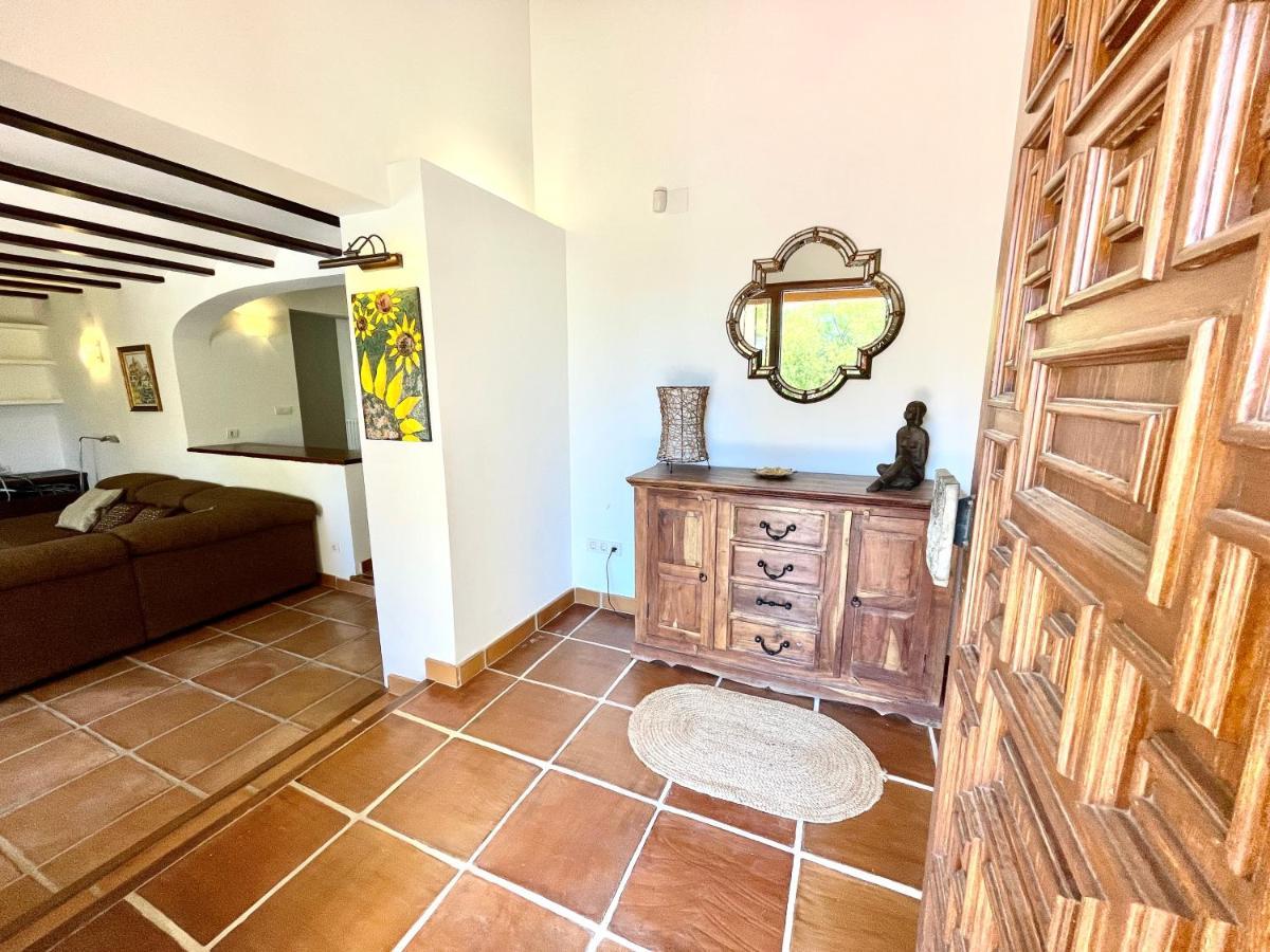 De Estilo Español Con Jardín Y Piscina Villa Altea