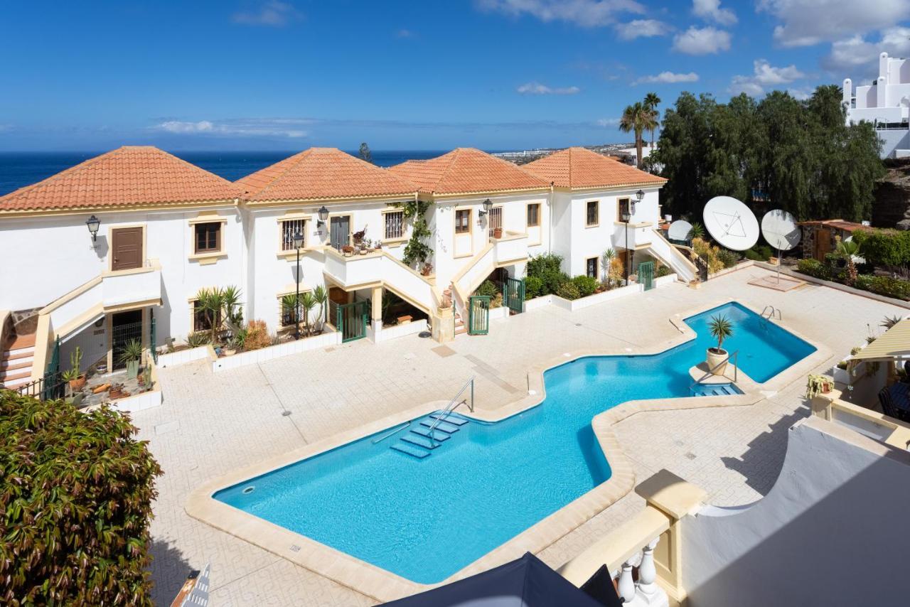 Stylish Design With Ocean, Pool View, King Size Bed, Wifi, Smart Tv, Free Parking 2 Pools Access Apartamento