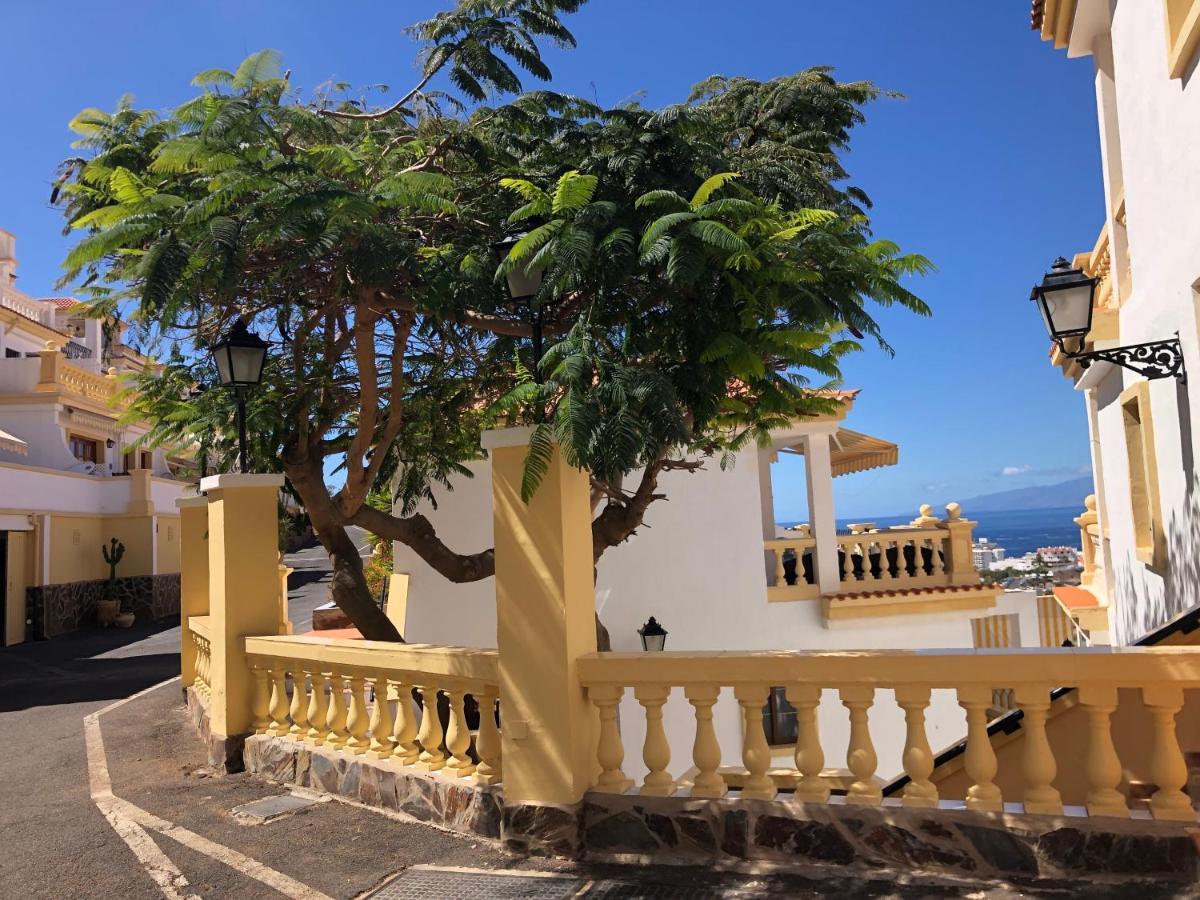 Stylish Design With Ocean, Pool View, King Size Bed, Wifi, Smart Tv, Free Parking 2 Pools Access * Costa Adeje (Tenerife)