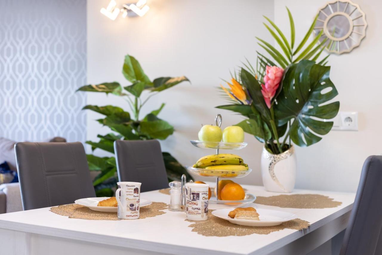 Stylish Design With Ocean, Pool View, King Size Bed, Wifi, Smart Tv, Free Parking 2 Pools Access Apartamento
