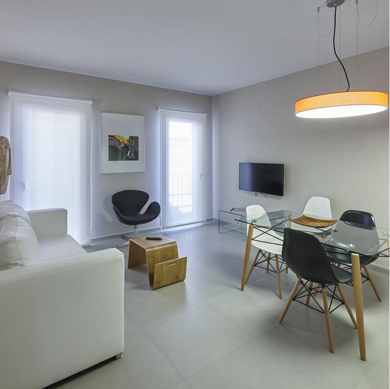 Apartamentos Caballerizas Granada Con Parking Gratuito En Pleno Centro *
