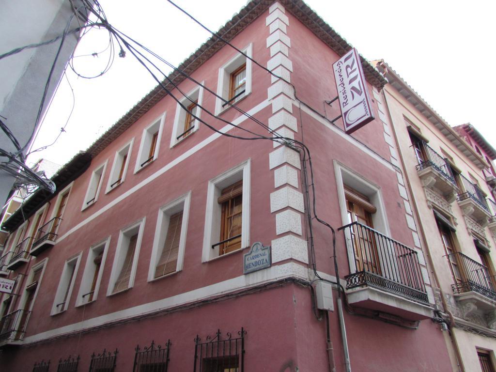 Residencia Ziri Guest house *