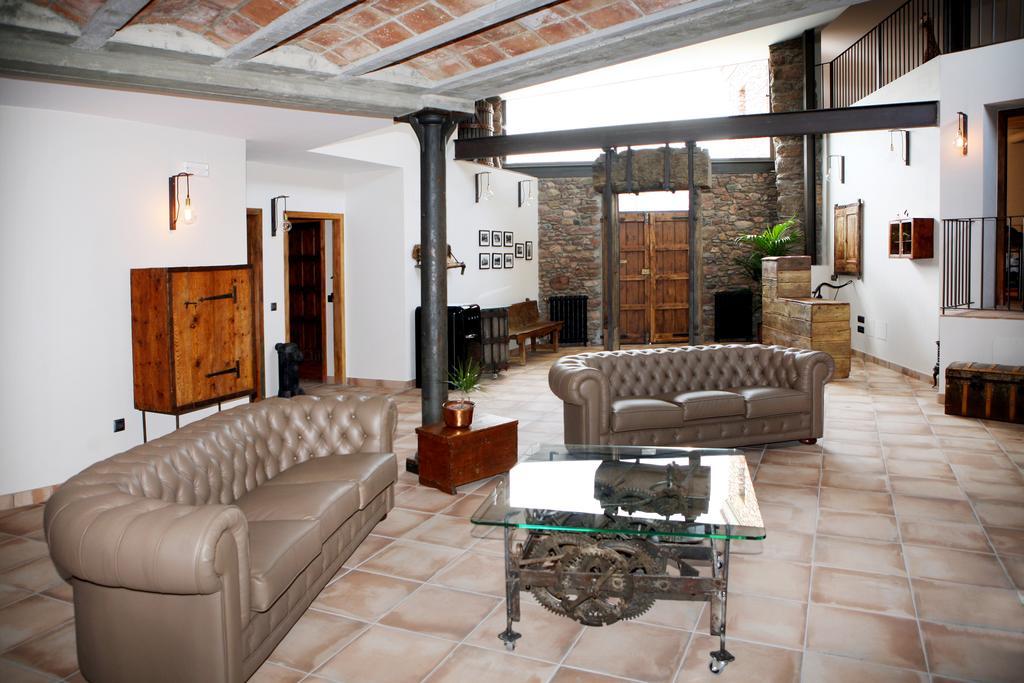Borda Guiu - Adults Only - *