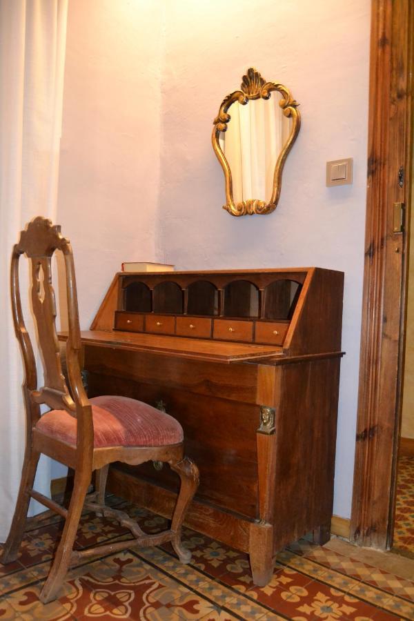 Lo Palauet De La Muralla Bed & Breakfast