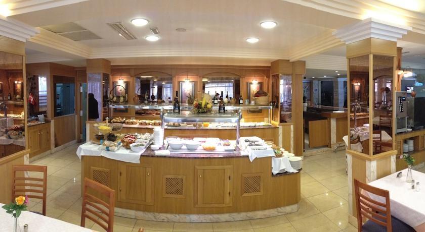 Hotel Amoros 3*