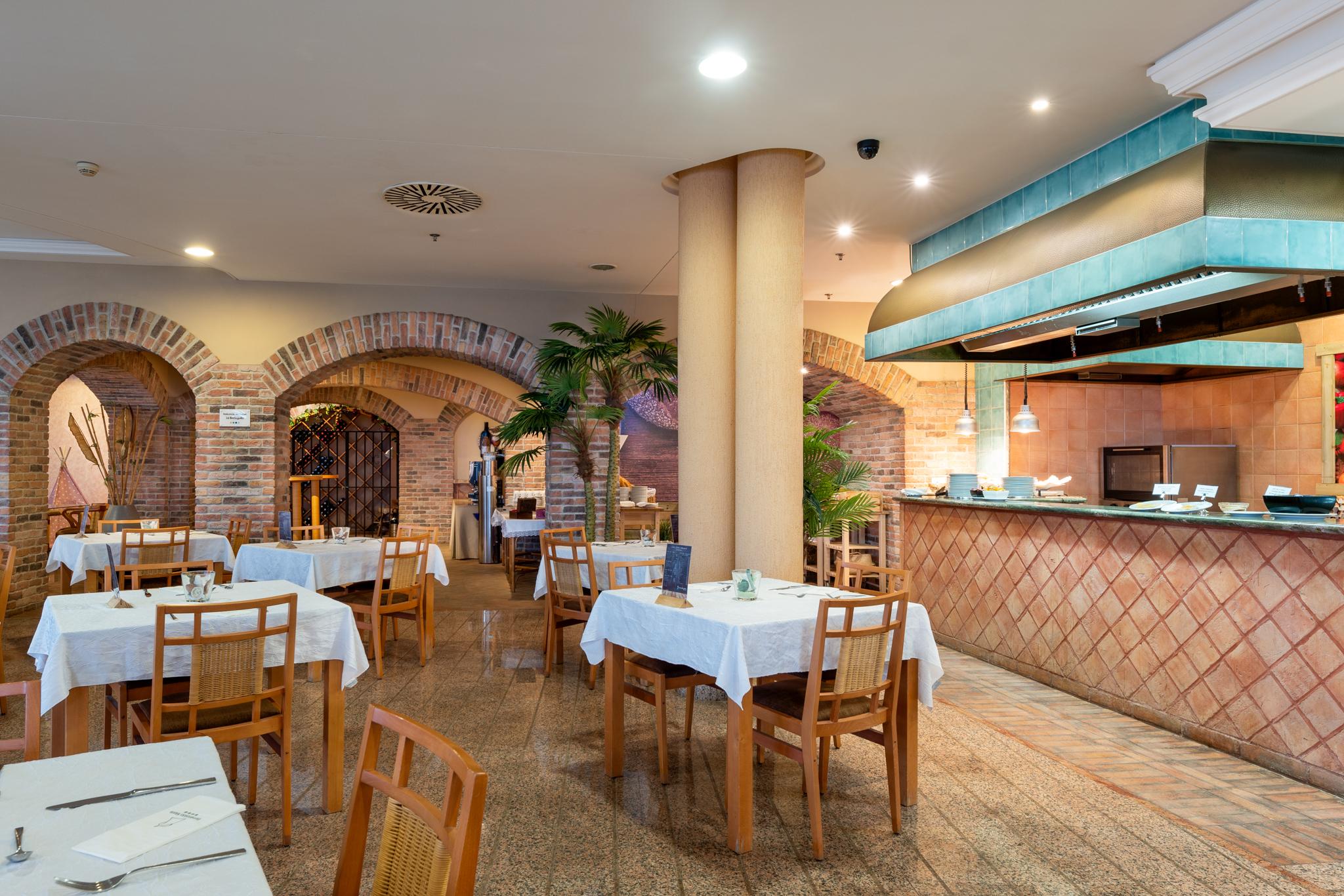 Esmeralda Maris By Livvo Hotel