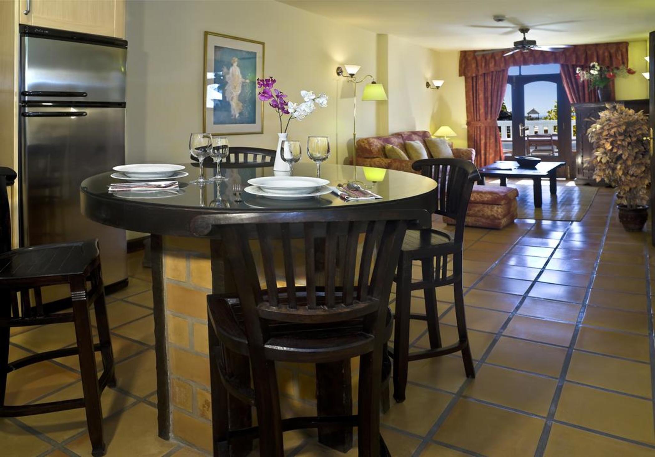 Regency Country Club, Hotel 3*