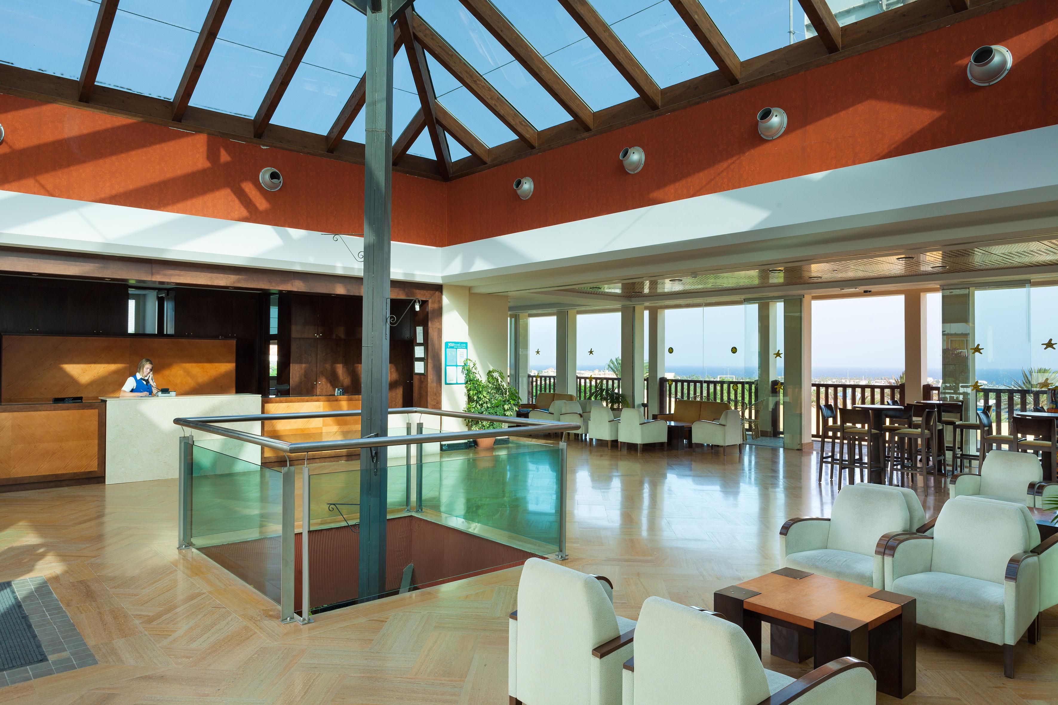 Aparthotel Caleta Dorada 3*