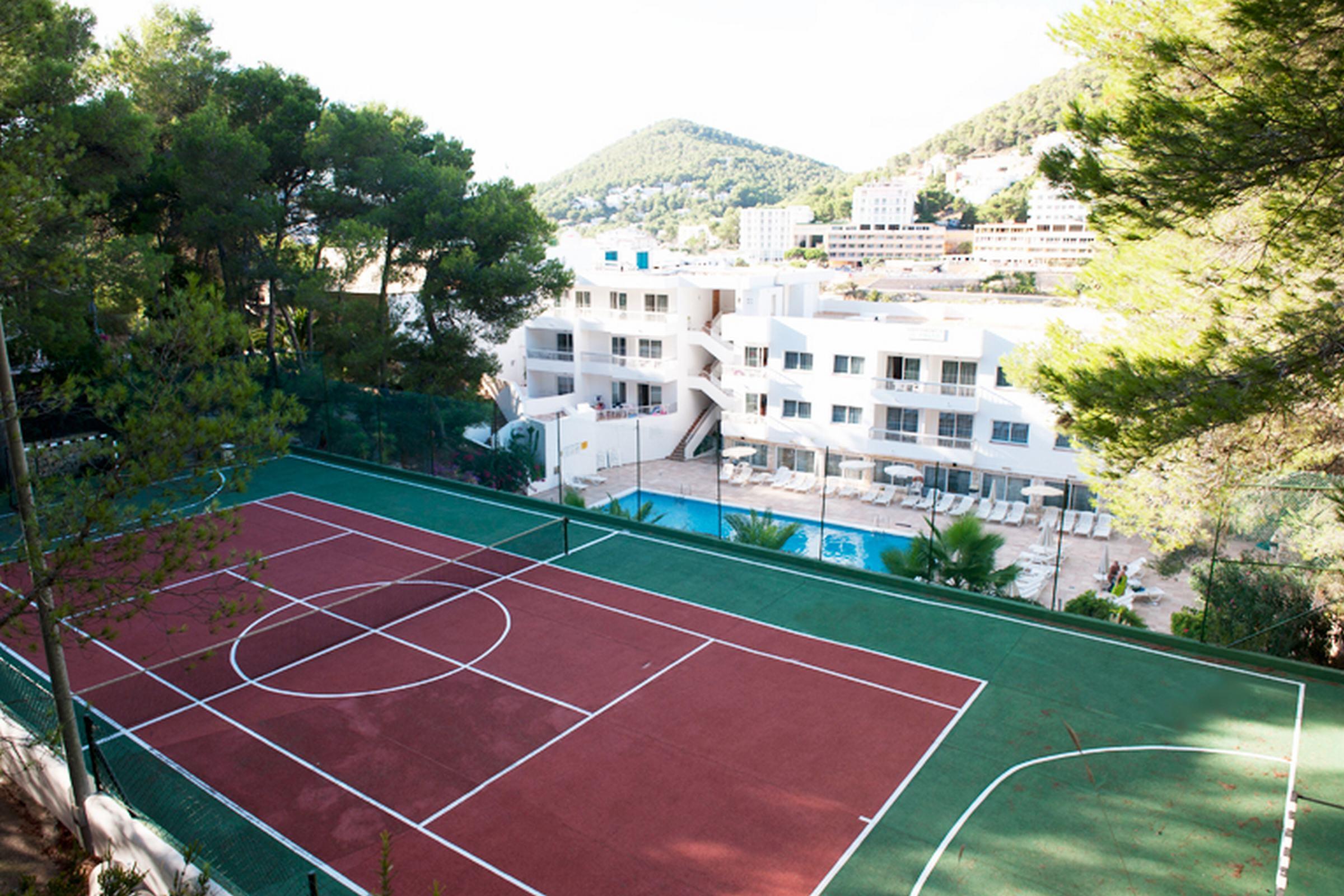 El Pinar 3* Cala Llonga (Ibiza)