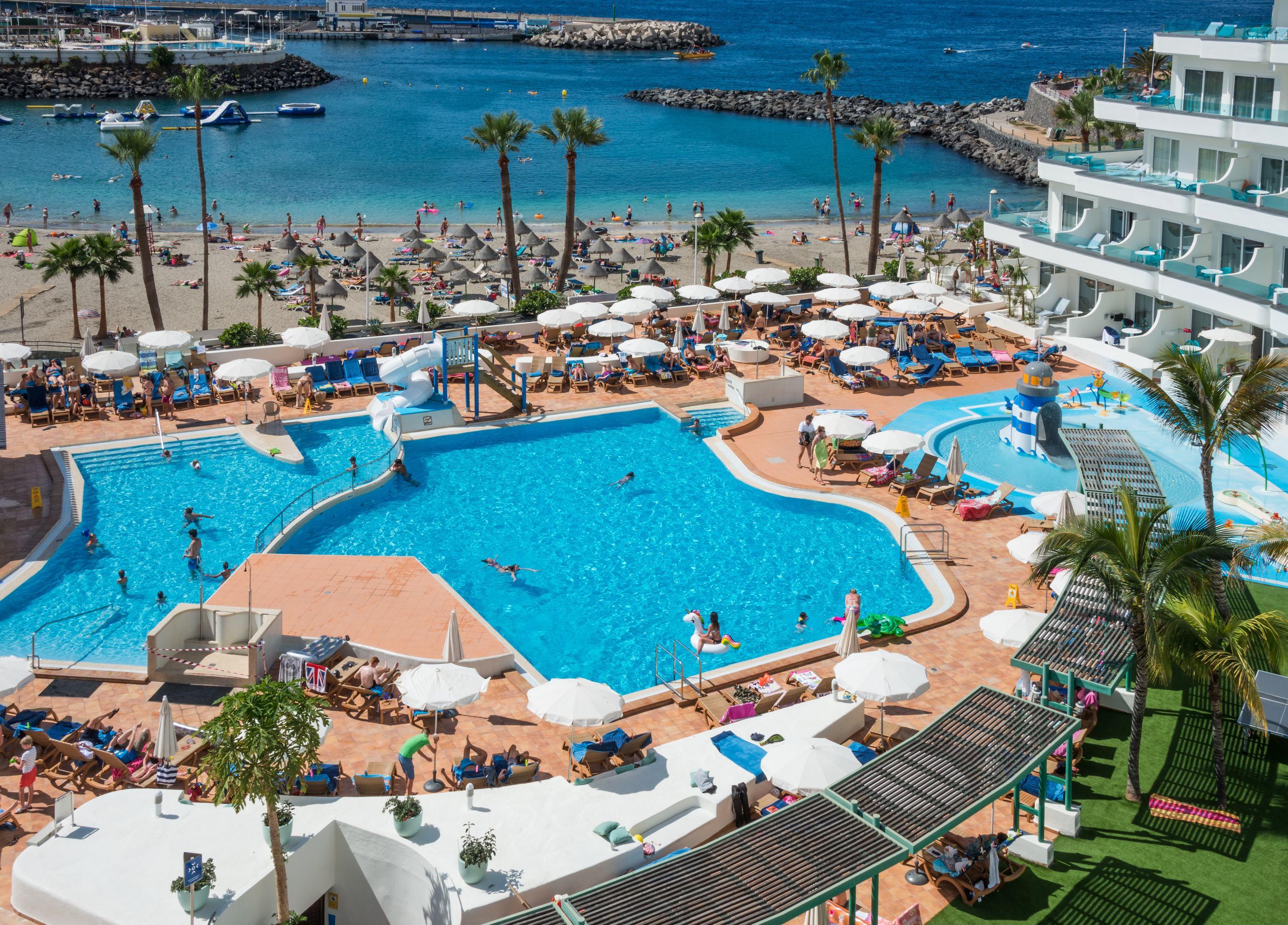 Hotel Hovima La Pinta Beachfront Family
