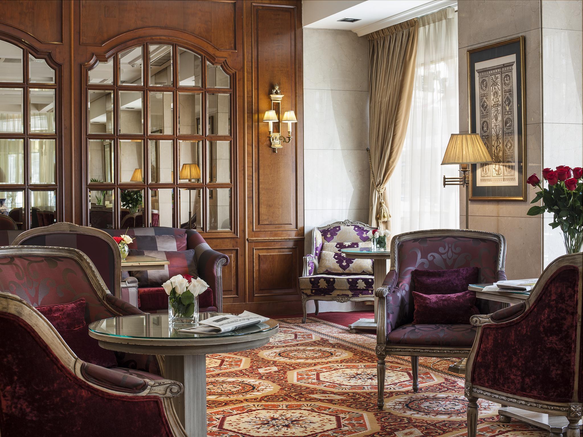 Emperador Hotel 4*