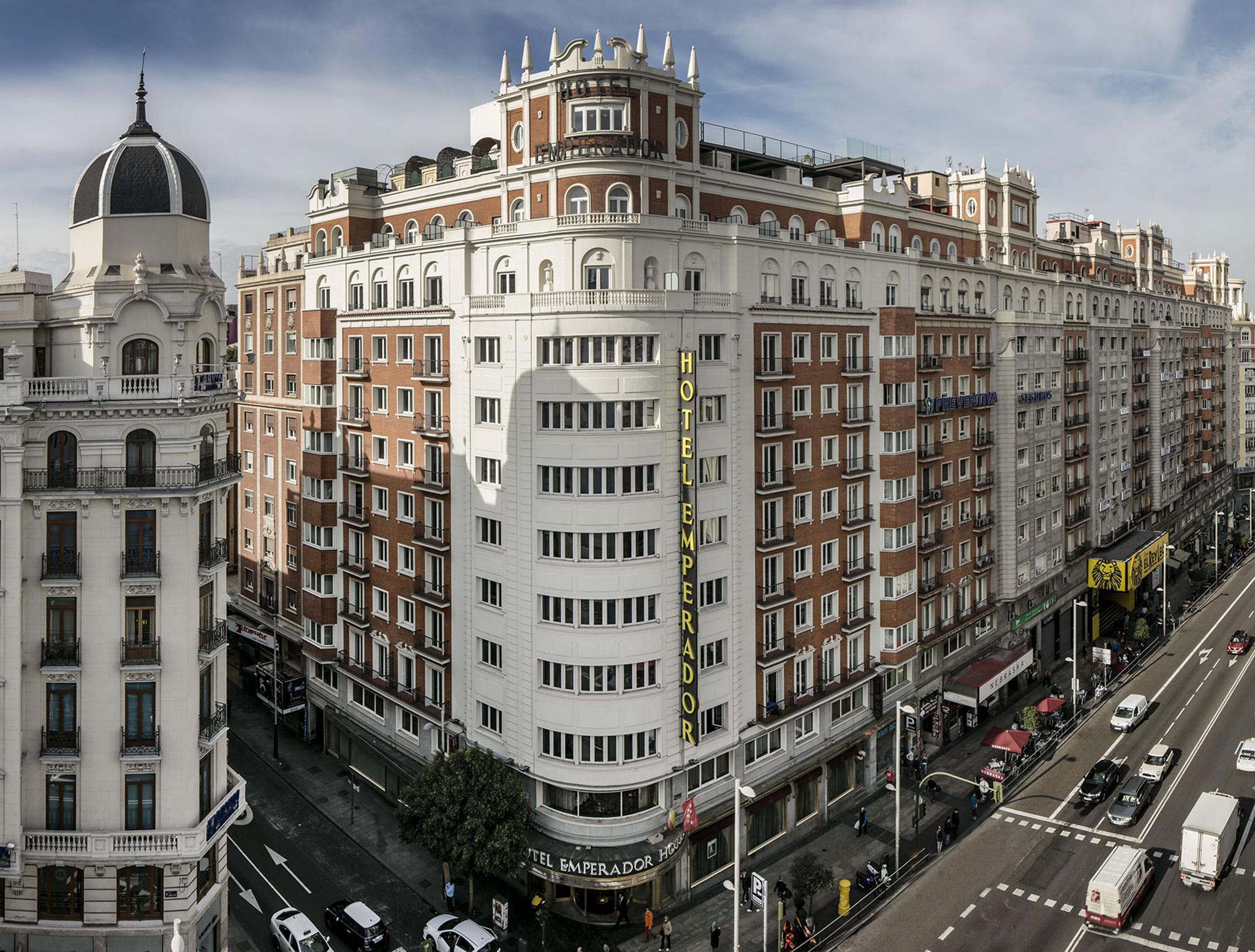 Emperador Hotel 4*