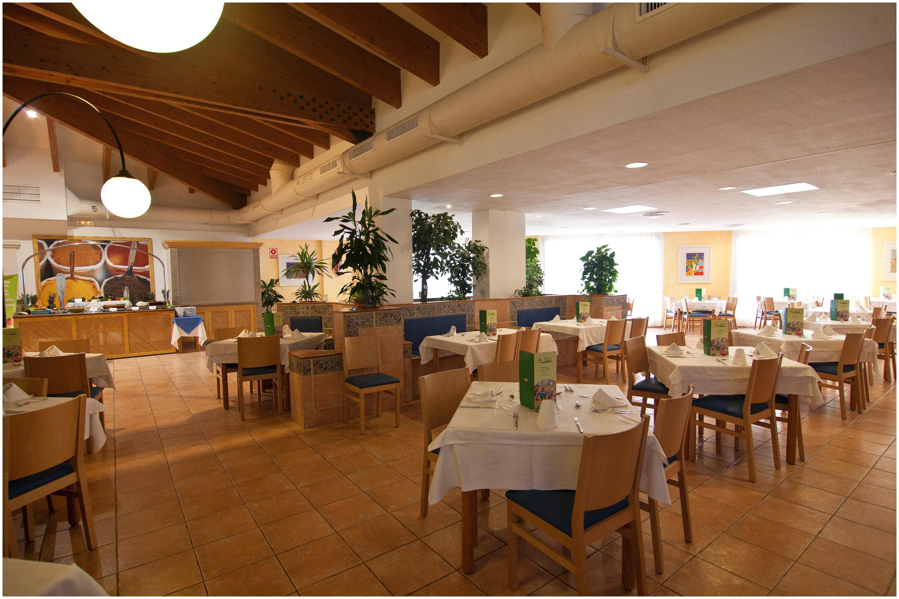 Royal Family Club 4* Son Bou