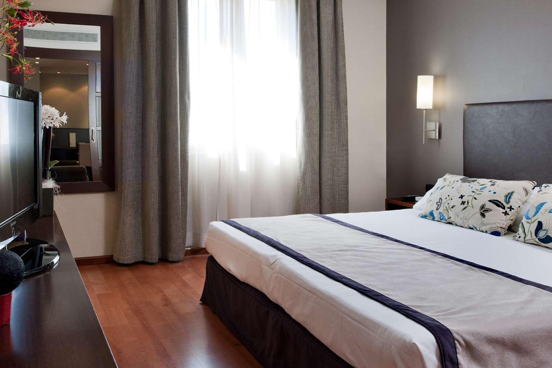 Catalonia Goya Hotel