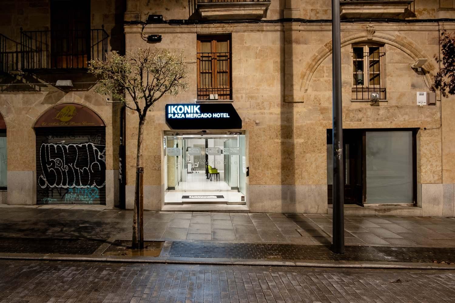 Ikonik Plaza Mercado