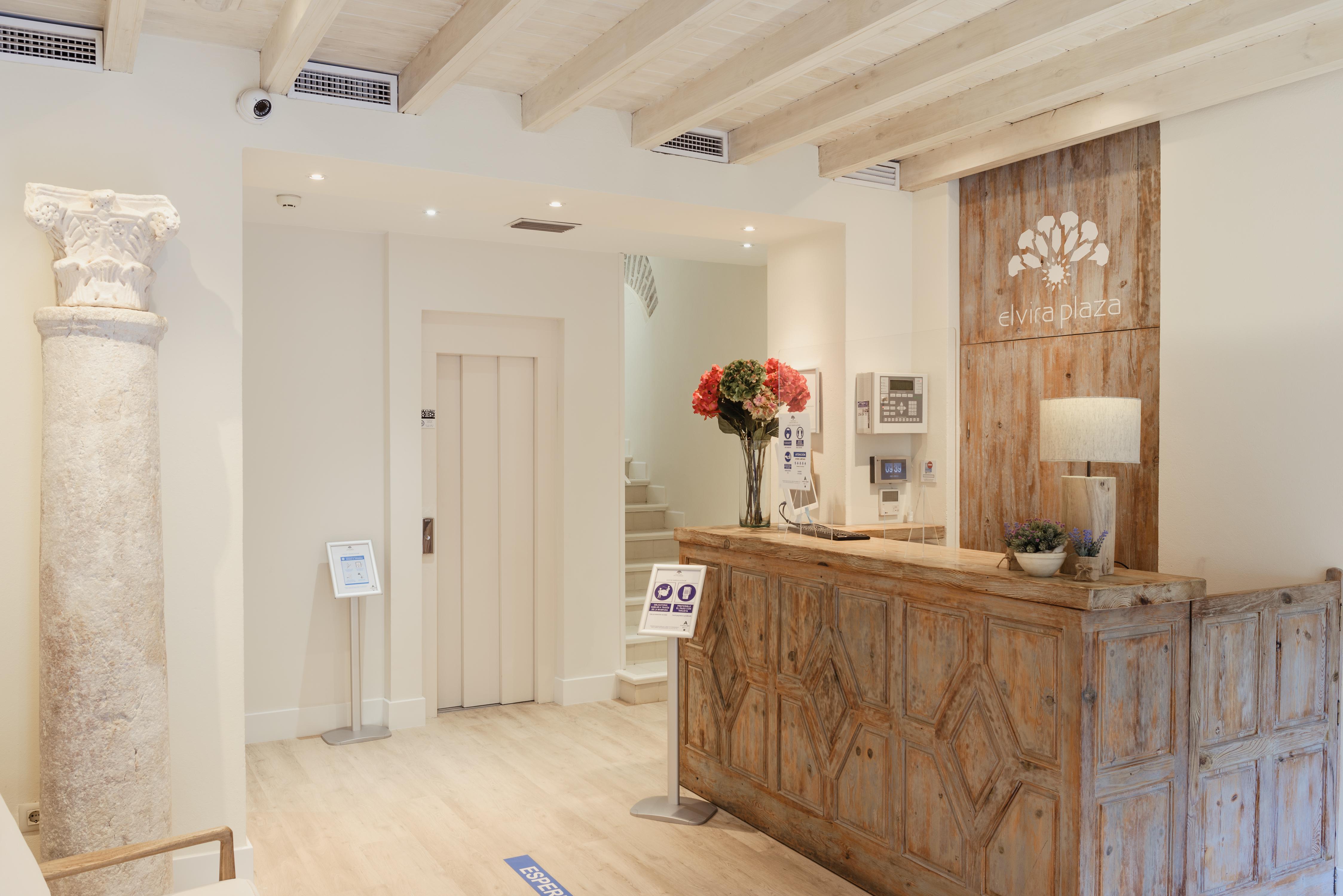 Boutique Elvira Plaza Hotel 3*