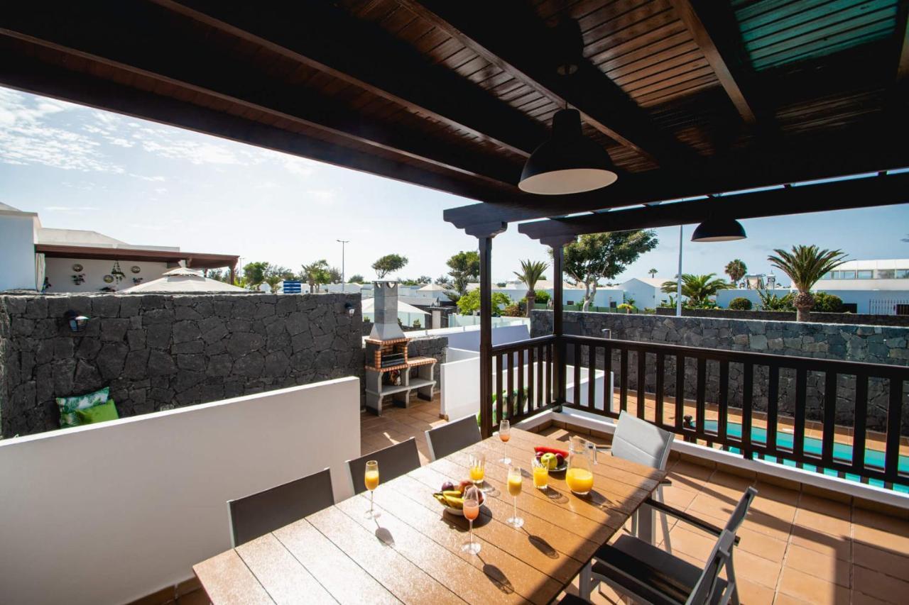 Stylish 6 Bedroom Princesa - Hot Tub - Heated Pool - Near & Waterparks * Playa Blanca (Lanzarote)