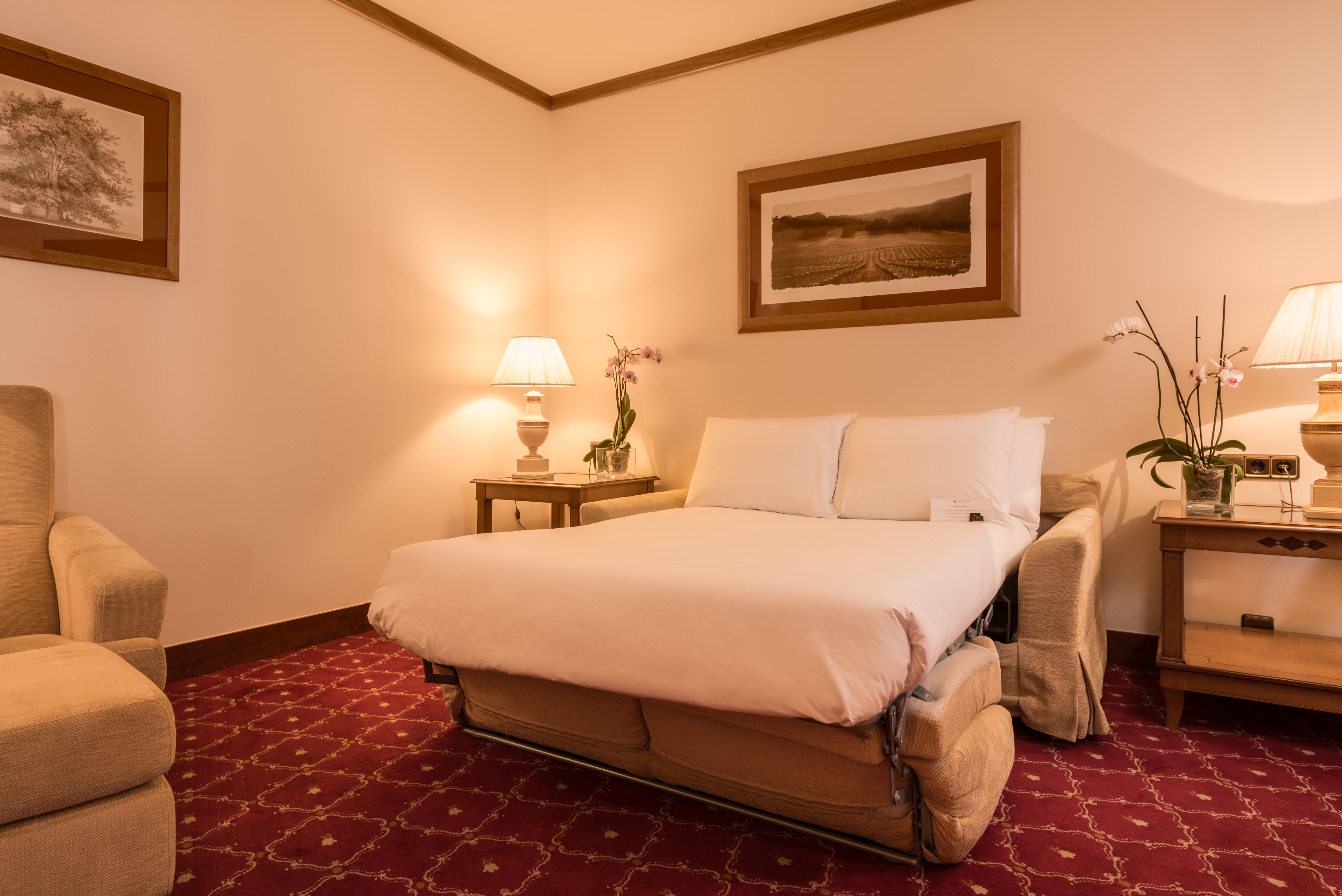 Eurostars Claras Hotel 4*