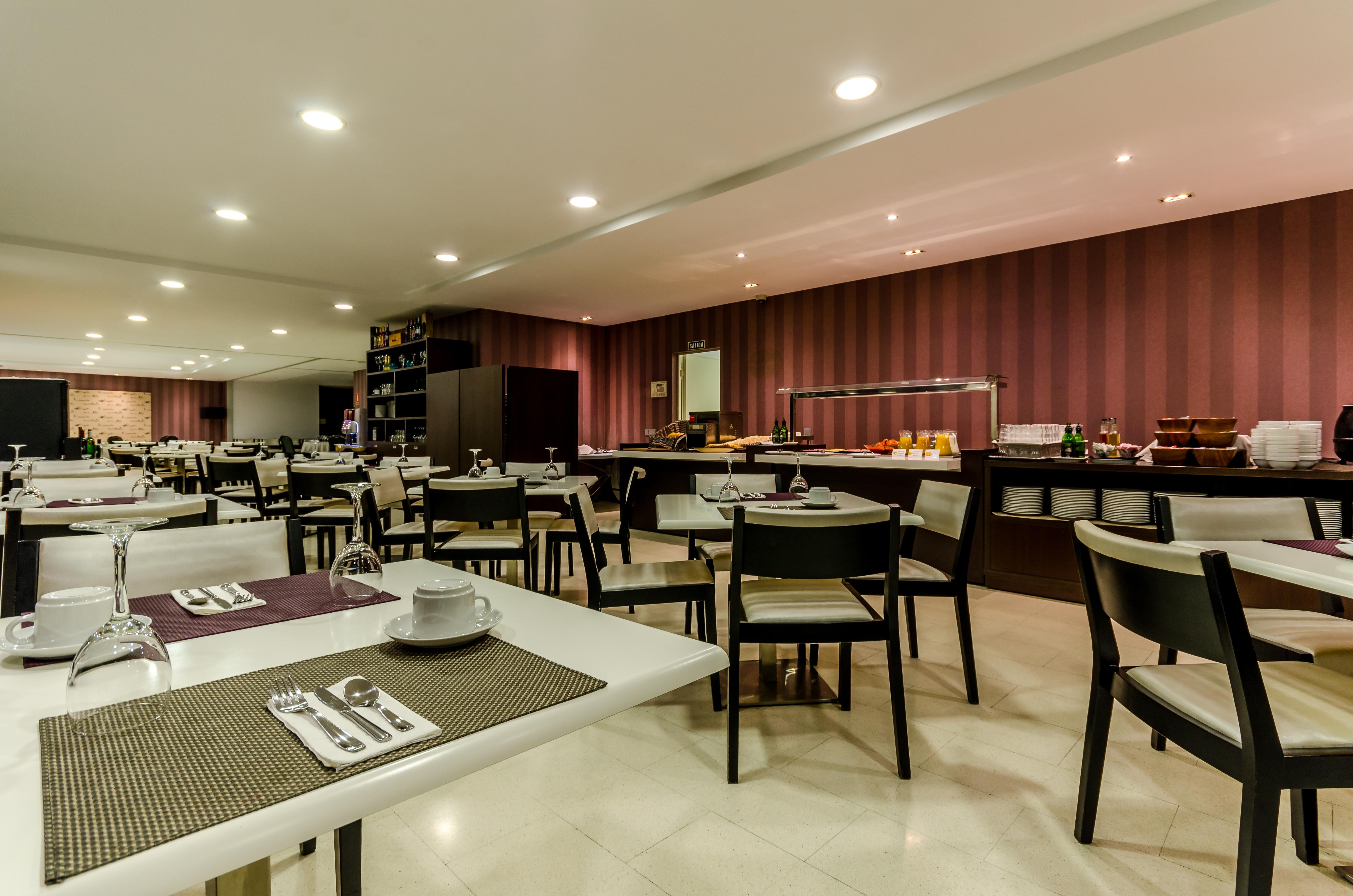 Hotel Yit Vía Sevilla Mairena 4*