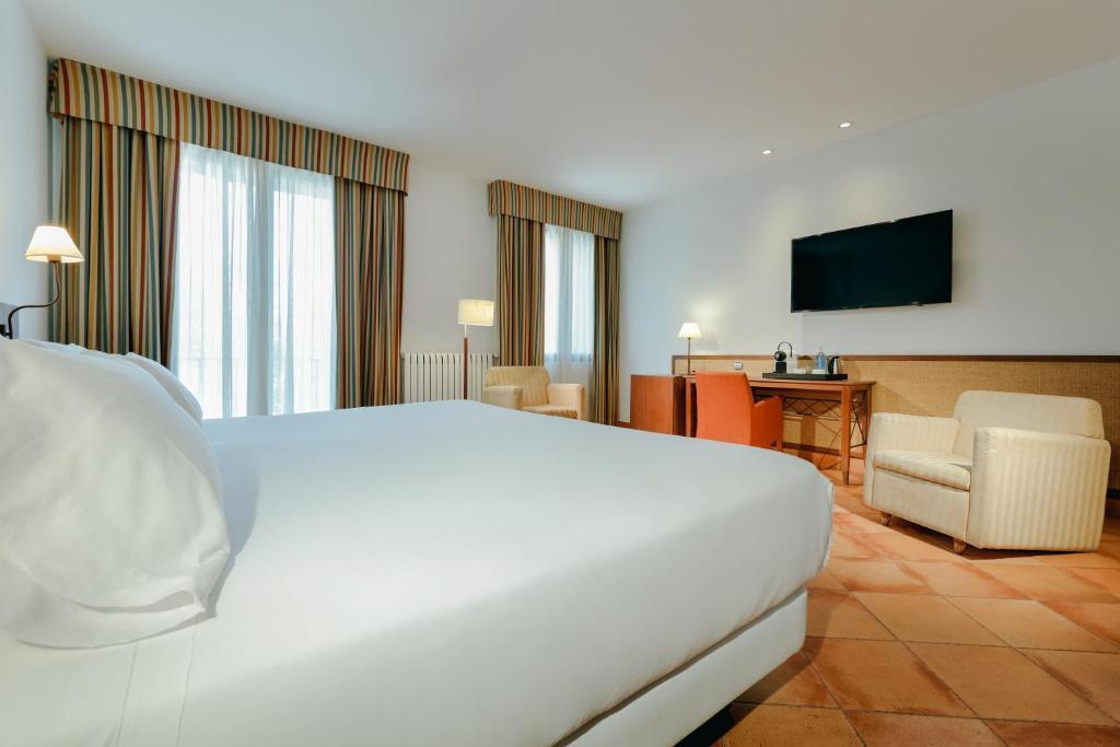 Hotel Sercotel Renacimiento 4*