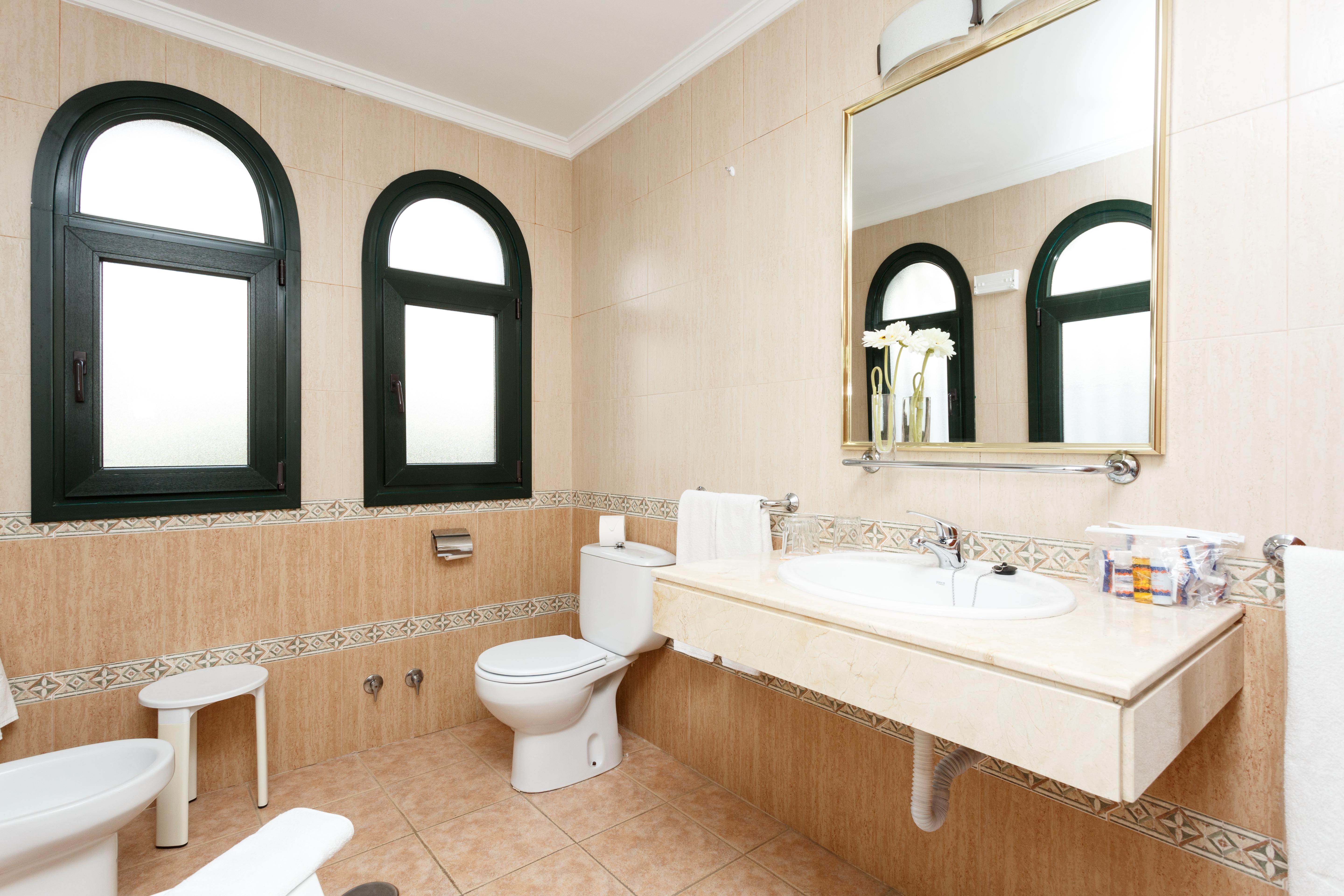Hotel Globales Pueblo Andaluz San Pedro de Alcántara