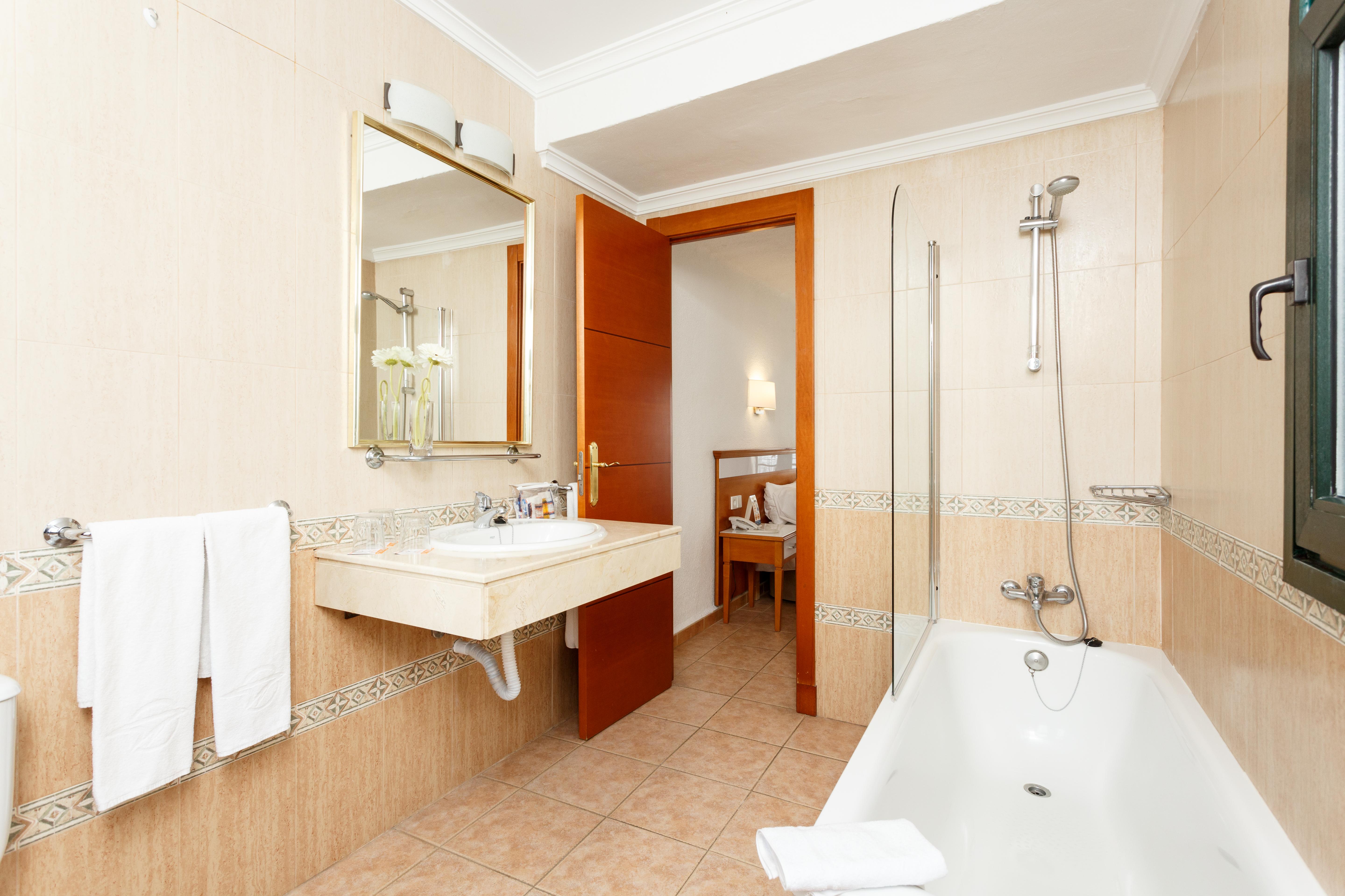 Hotel Globales Pueblo Andaluz San Pedro de Alcántara