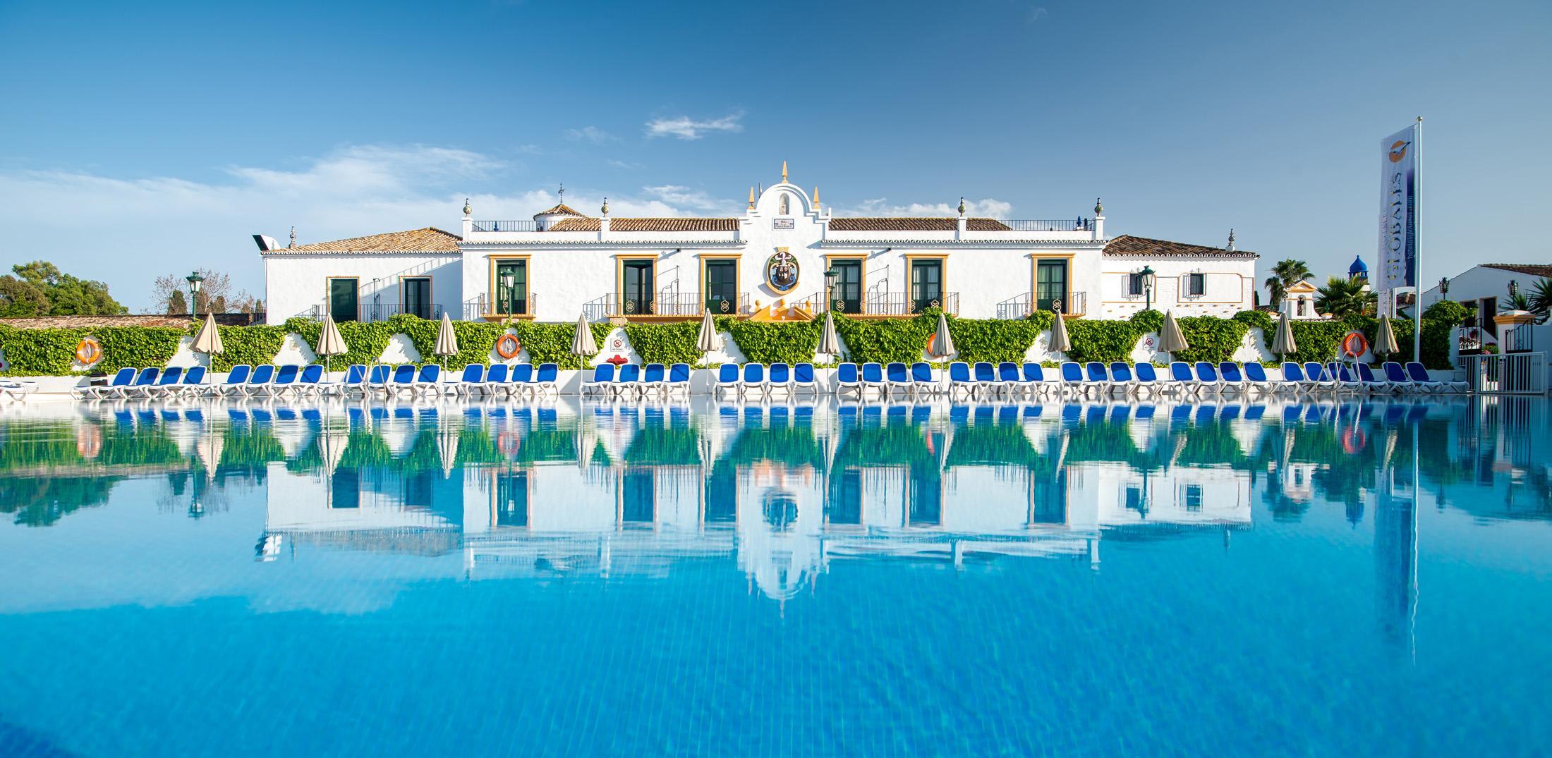 Hotel Globales Pueblo Andaluz San Pedro de Alcántara