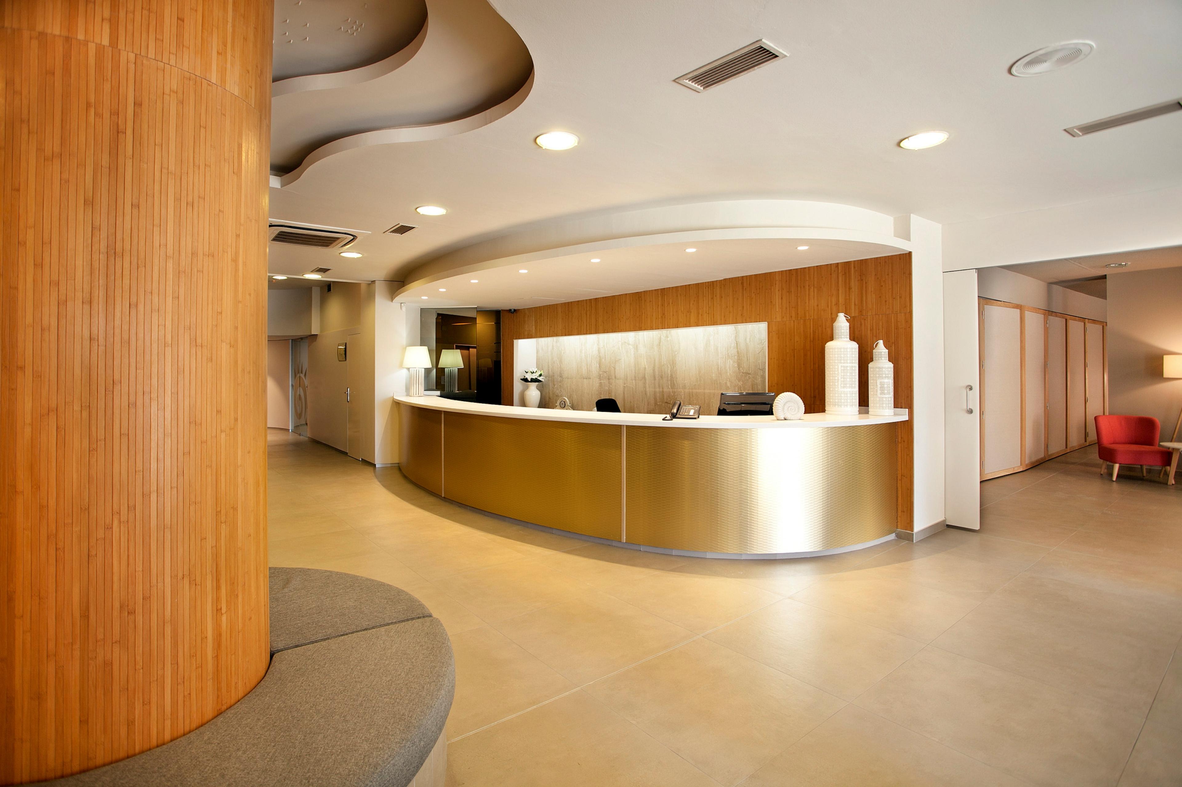 Port Eugeni Hotel 4*