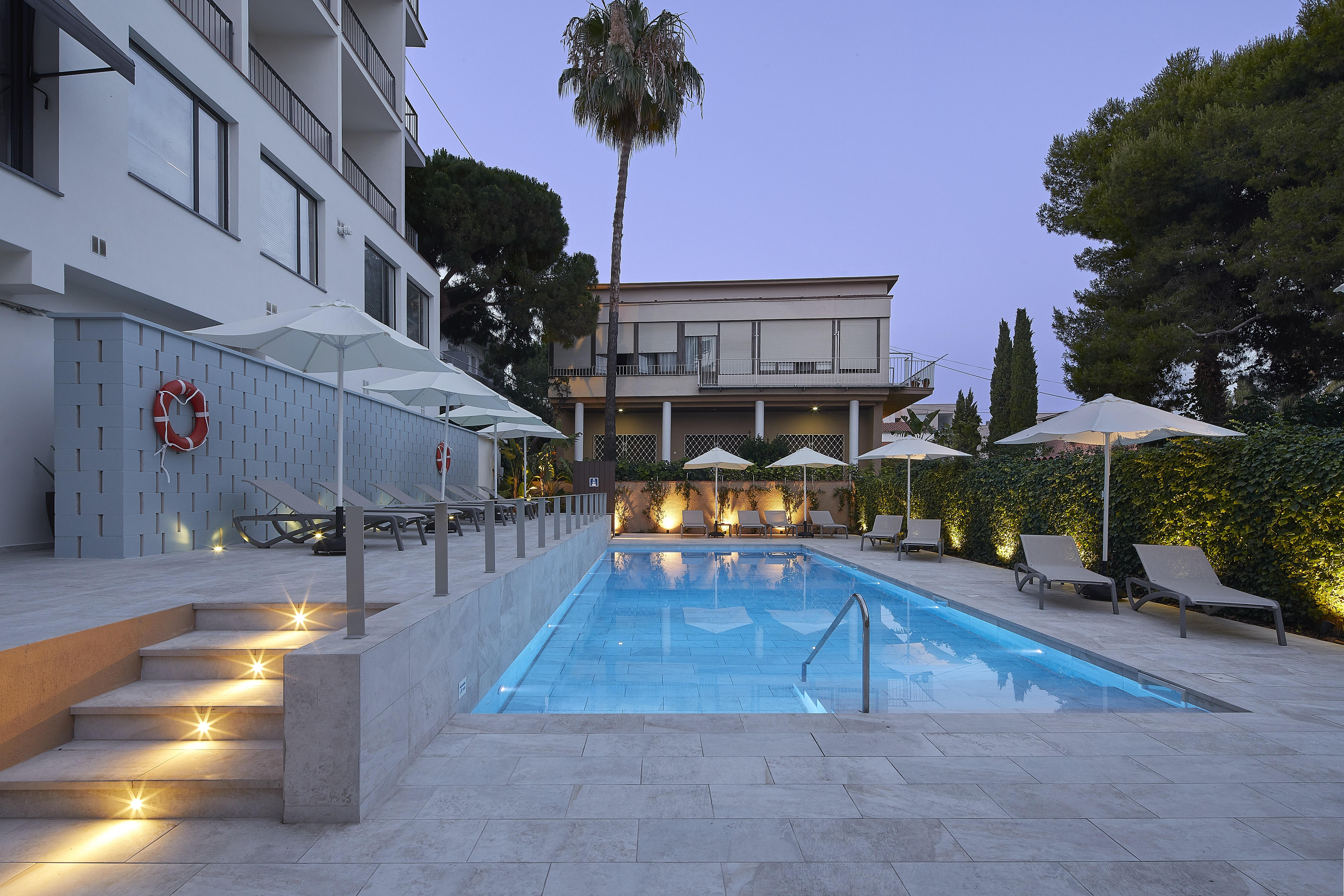 Nuria Hotel 3*