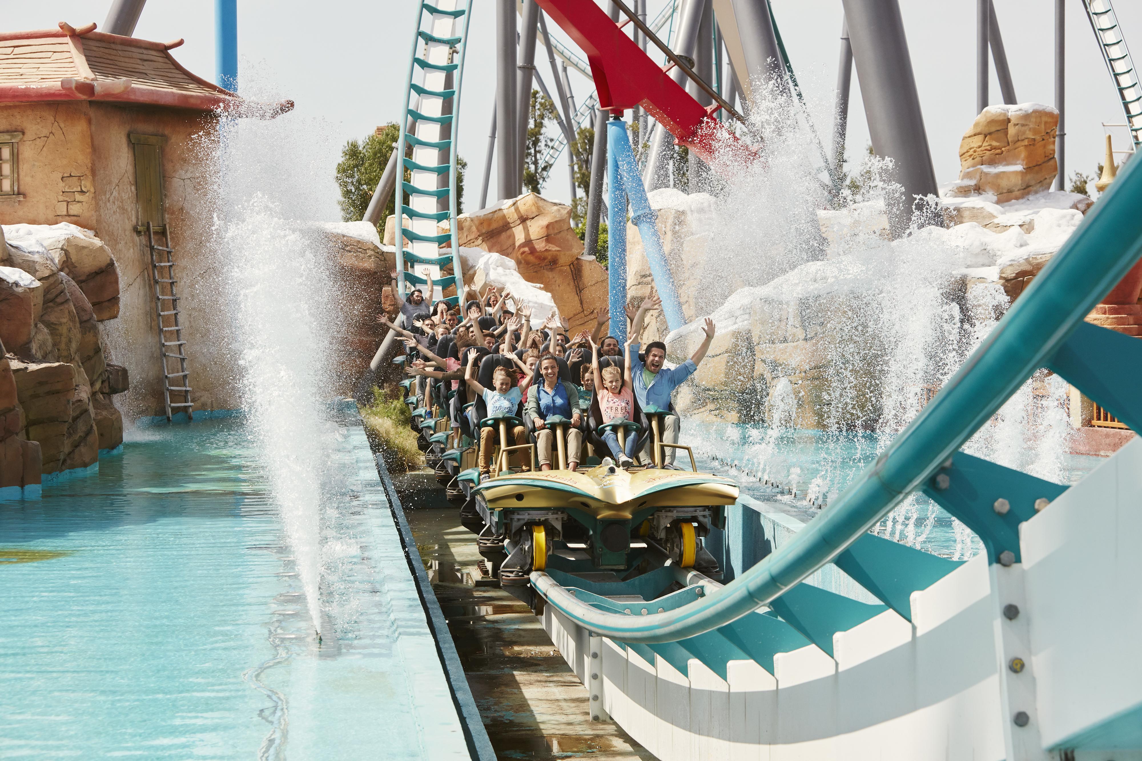 Hotel Portaventura Lucy's Mansion: Unlimited Park Access & Express Passes 5*