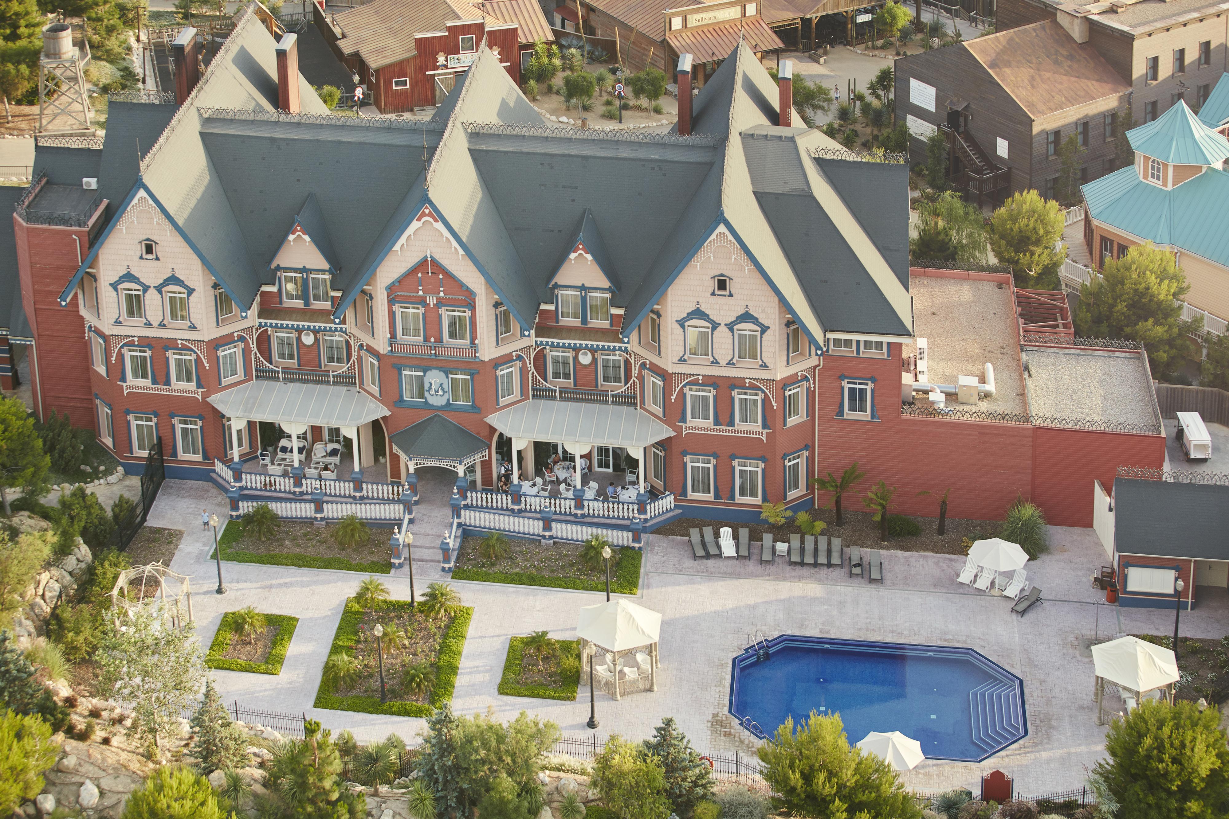 Portaventura Lucy's Mansion: Unlimited Park Access & Express Passes 5* Salou