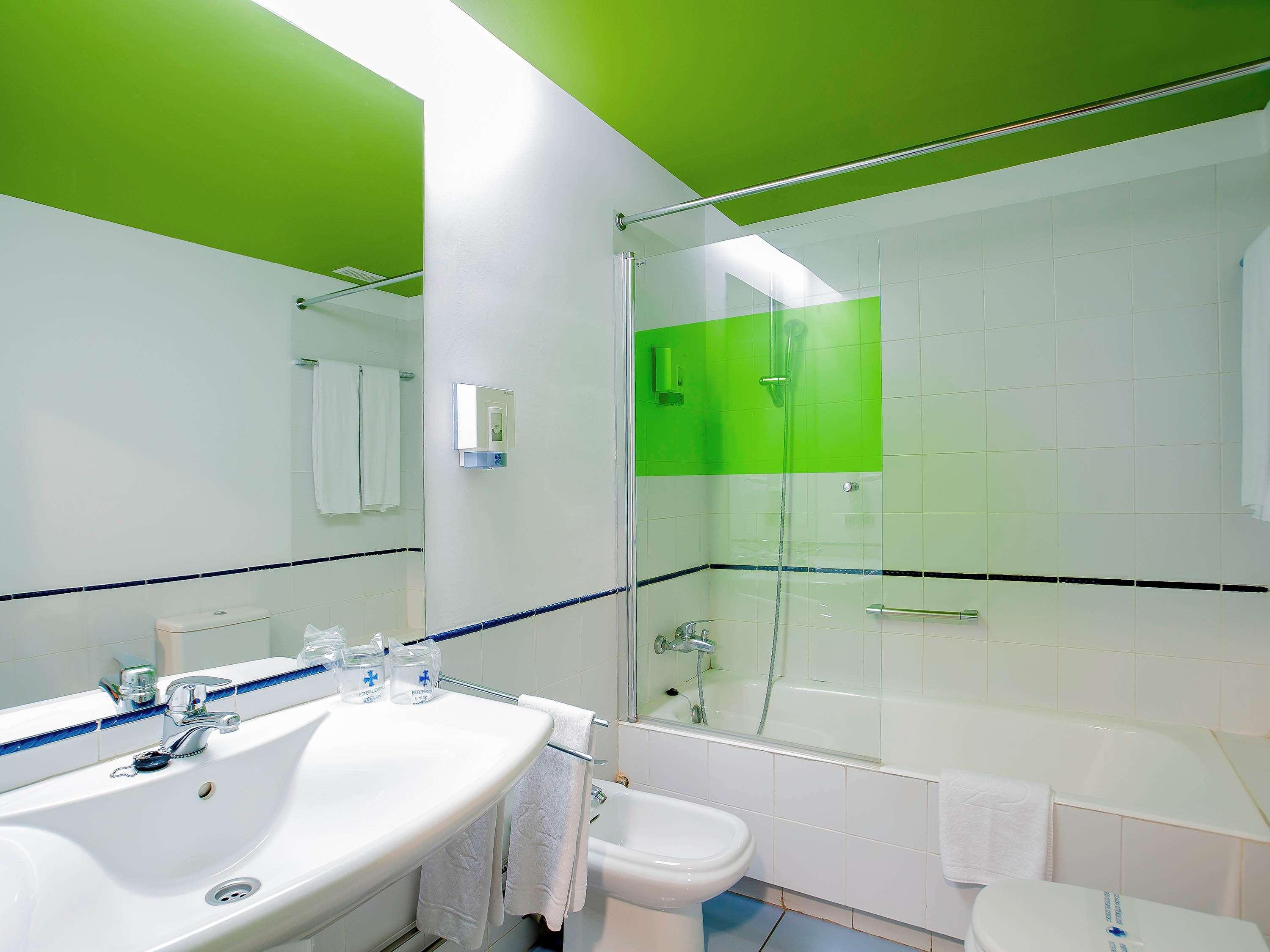 Ibis Styles Ramiro I Hotel 3*